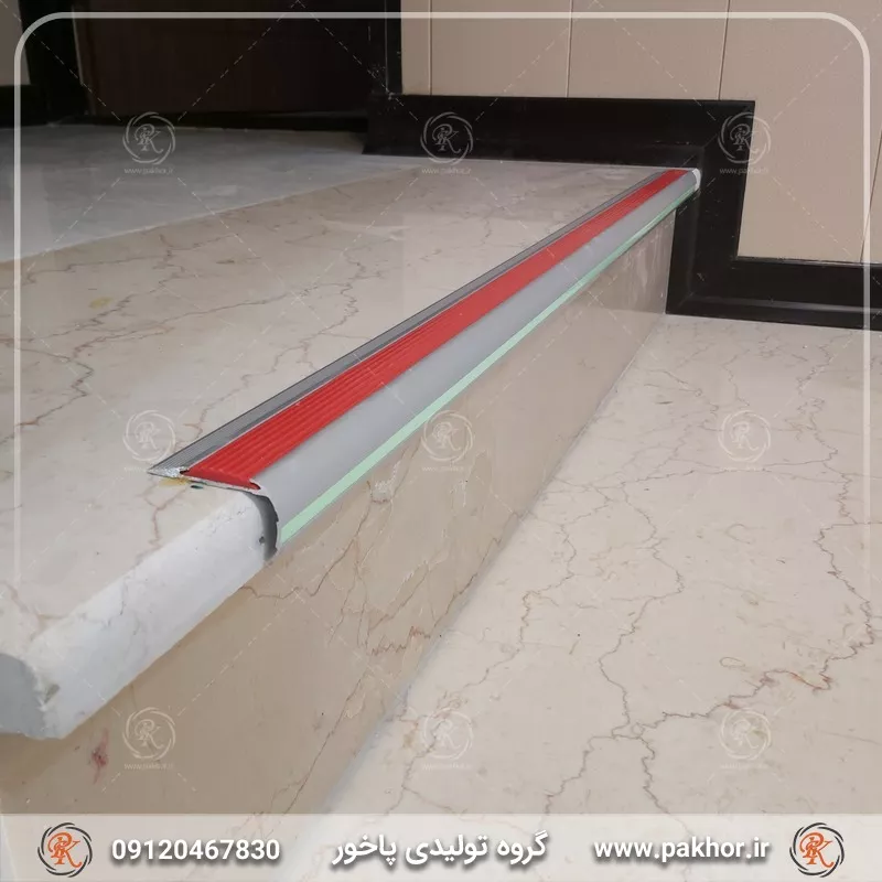 چگونه می توان ایمنی پله ها را بالا برد ؟